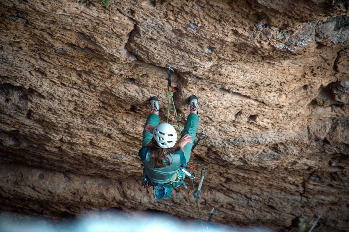 Why You Need a Piton for Aid Soloing—And When It’s a Terrible Idea